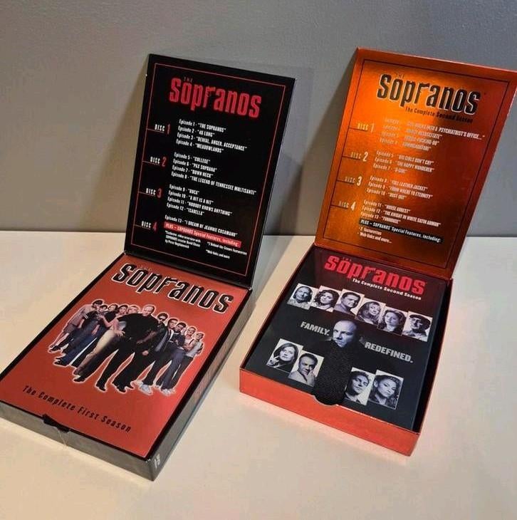 Lor de 2 coffret DVD série The Soprano, CD & DVD, Enlèvement ou Envoi