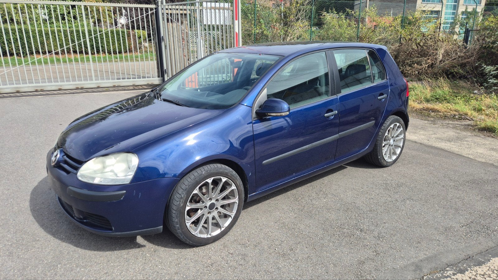 Vw Golf 5 1.4 essence An 2005 Jante Airco Ct ok, Auto's, Blauw, Bedrijf, Golf, 5 zetels