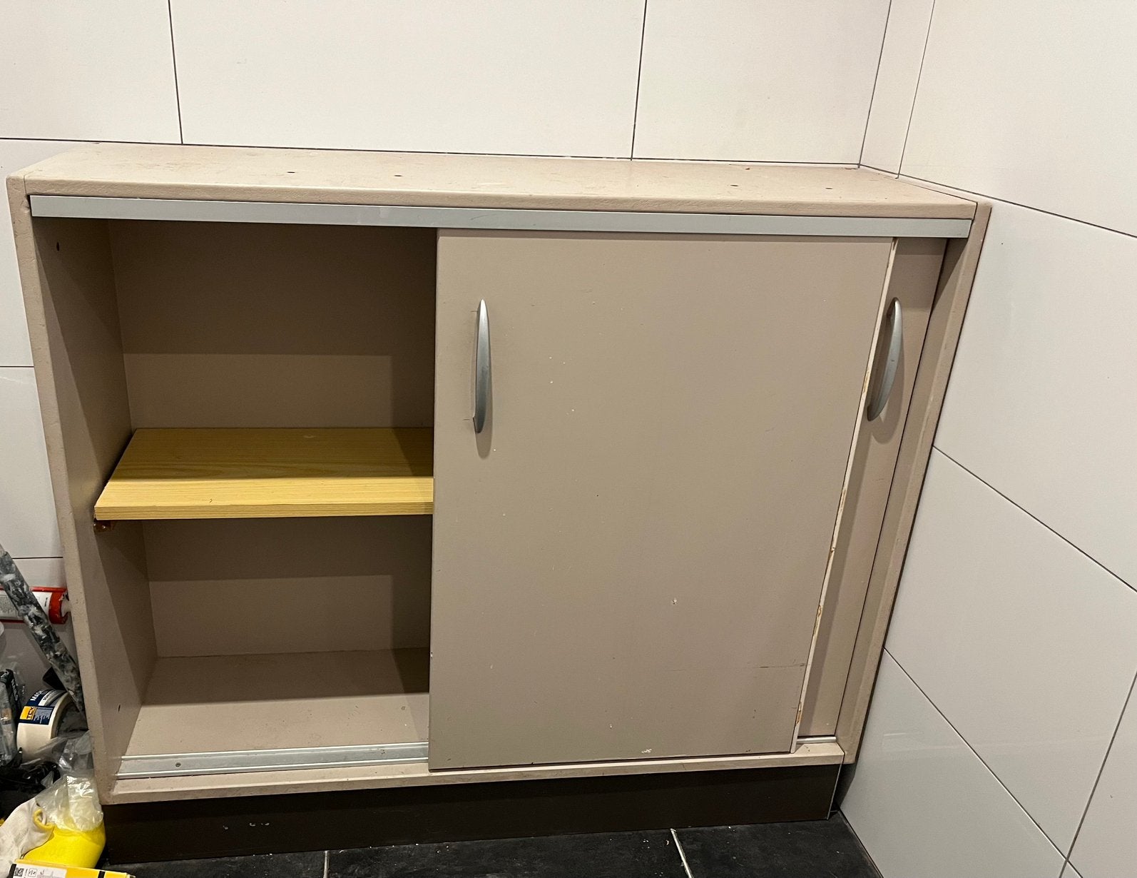 Houten kastje, Ophalen, Zo goed als nieuw