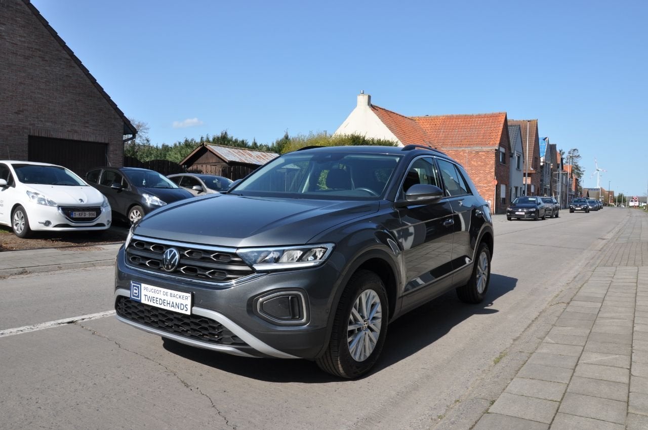Volkswagen T-Roc * AS NEW * (bj 2022, automaat), Auto's, Stof, Start-stop-systeem, Bedrijf, 5 zetels