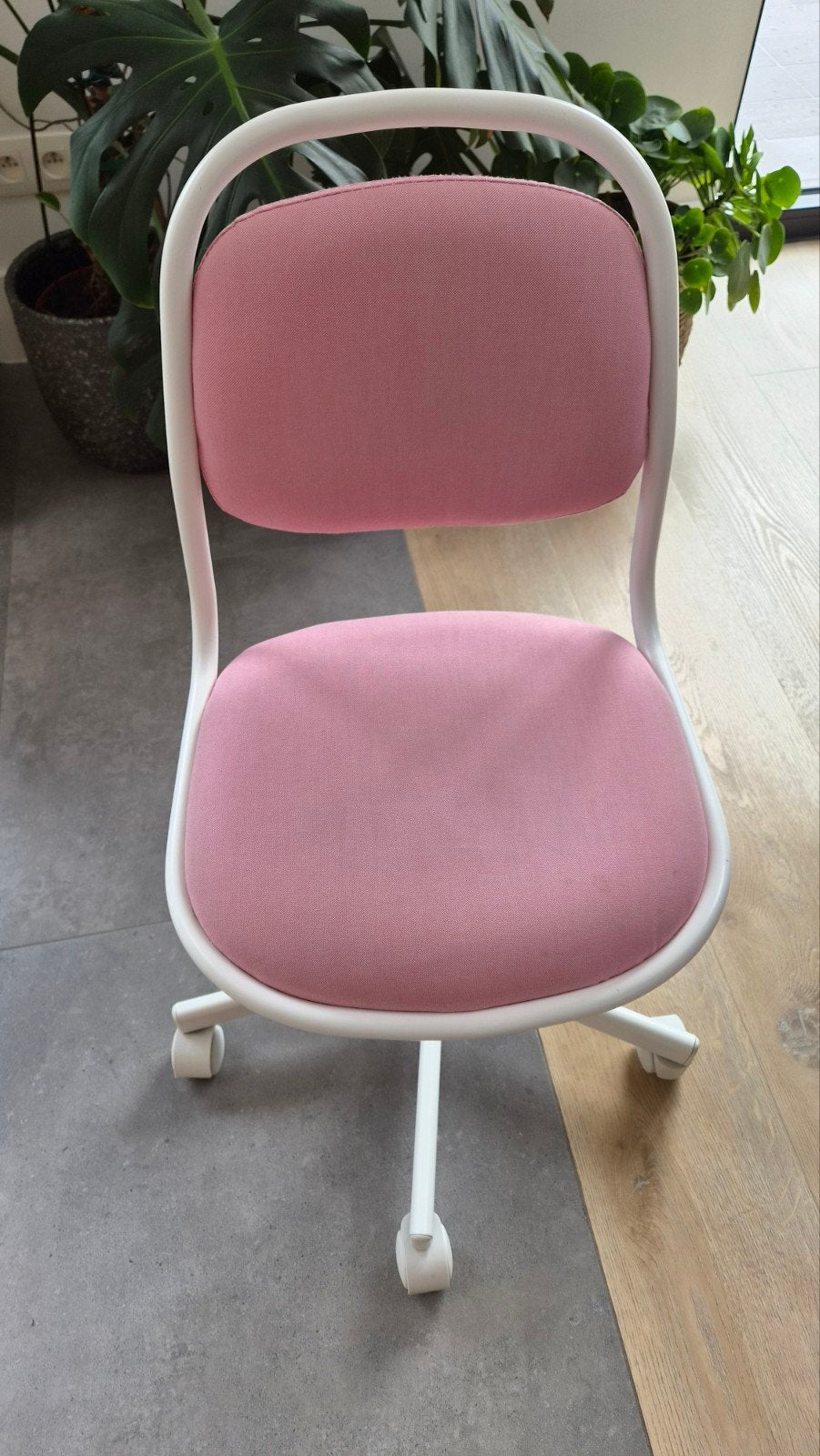 bureaustoel kind Ikea, Ophalen, Zo goed als nieuw, Roze, Bureaustoel