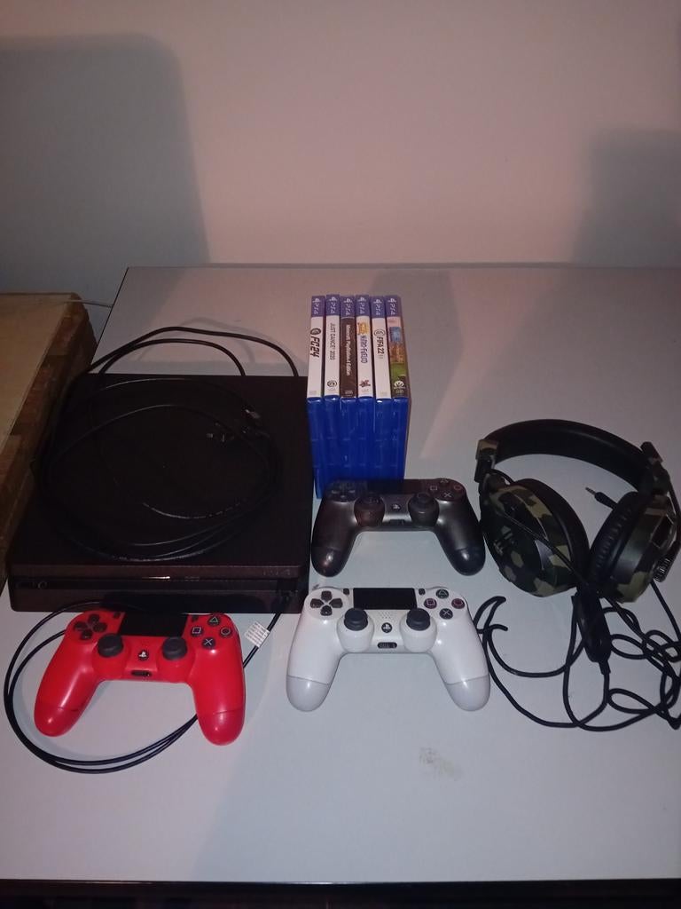 PlayStation 4, met games en controllers, Games en Spelcomputers, Spelcomputers | Sony PlayStation 4, Ophalen, Original, Met 3 controllers of meer