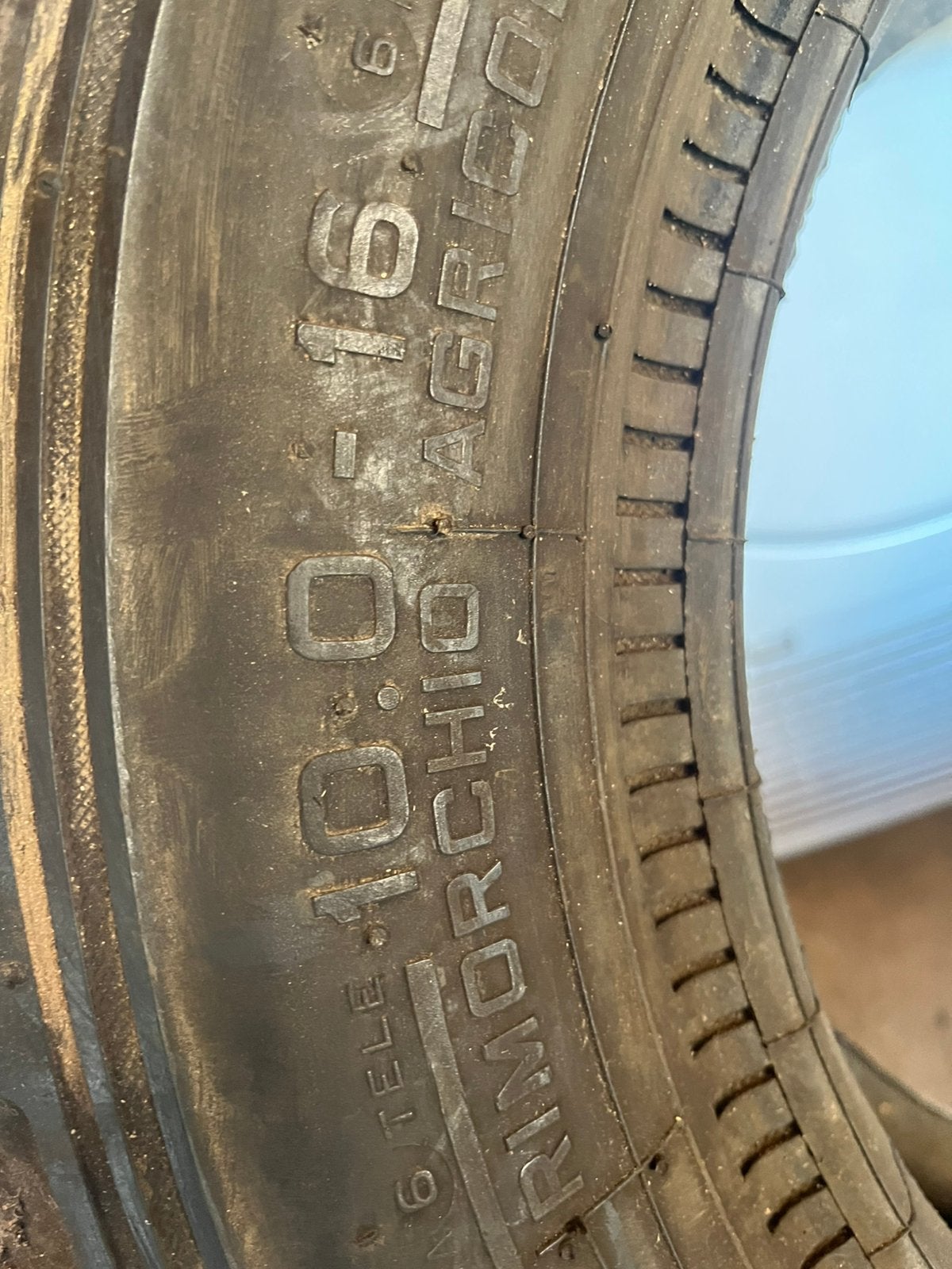 Pirelli 10.0-16, Zakelijke goederen, Landbouw | Onderdelen | Banden, Velgen en Assen, Ophalen