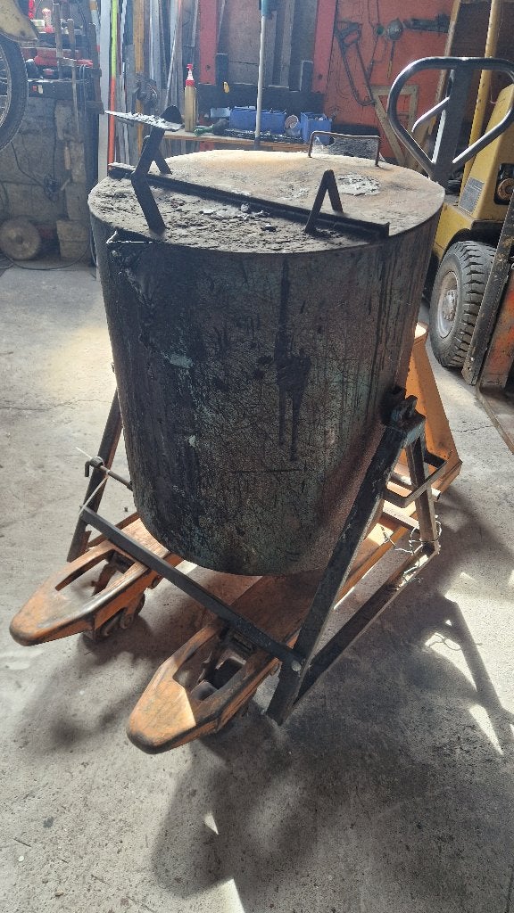 Grote bitumen pot / Teer koker, Ophalen, Gebruikt