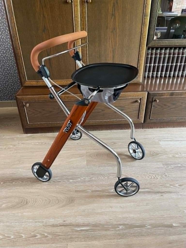 Binnen rollator Trustcare nieuw, Diversen, Rollators, Ophalen, Lichtgewicht, Zo goed als nieuw