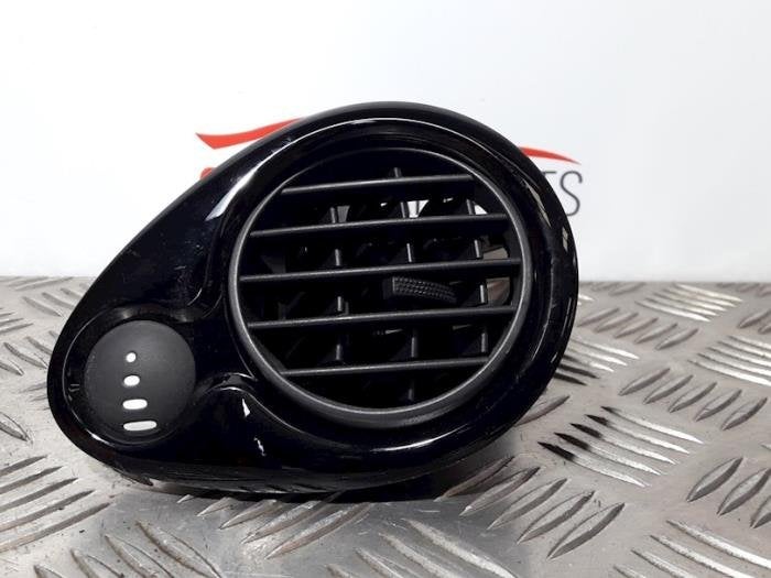 Grille d'aération latérale d'un Renault Clio, Renault, -, 3 mois de garantie, Utilisé