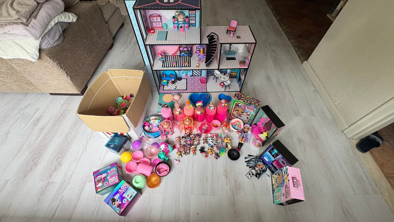 Maison de poupée L.O.L !, Enfants & Bébés, Jouets | Autre, Enlèvement, Comme neuf
