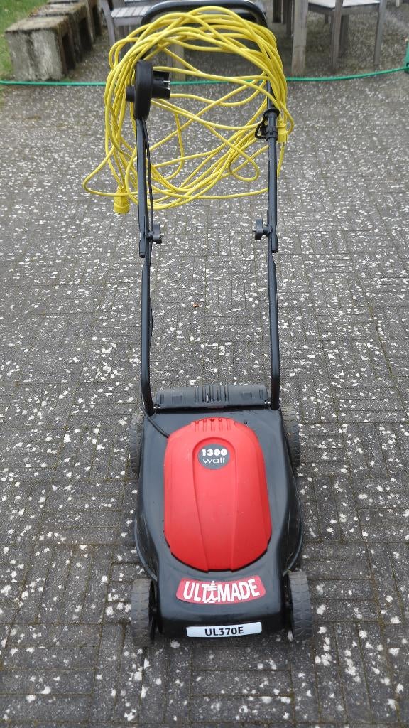 Elektrische grasmaaier GGP Italy C390, Tuin en Terras, Grasmaaiers, Zo goed als nieuw, Elektrische grasmaaier, 30 t/m 39 cm, Cirkelmaaier