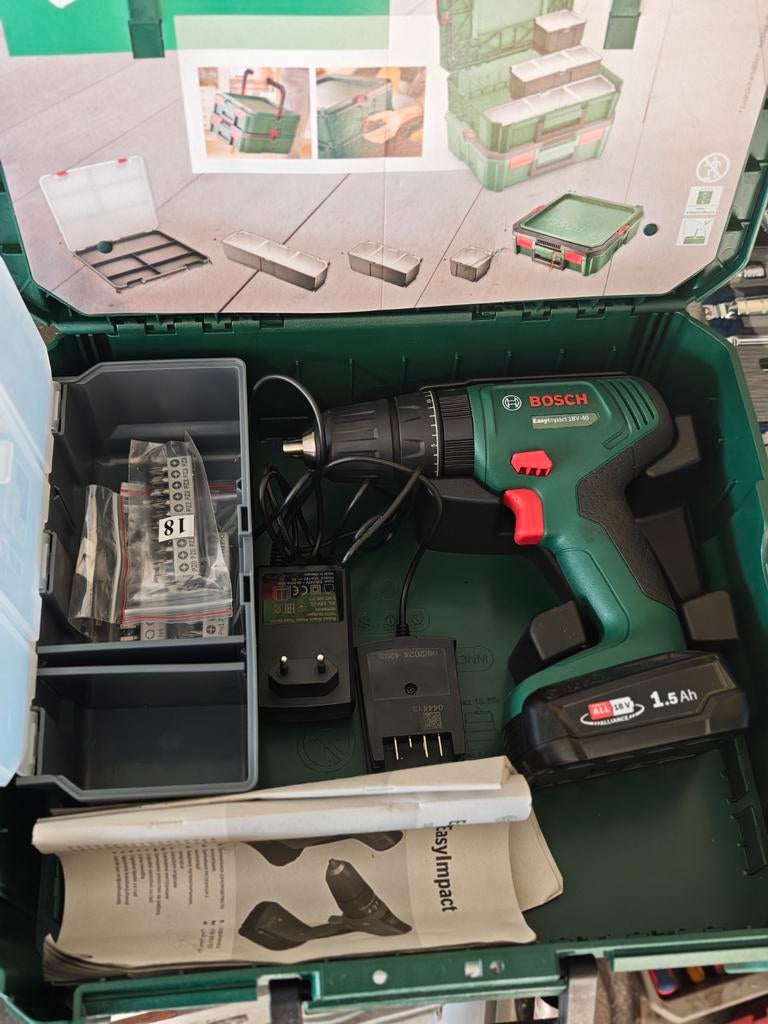 Visseuse neuf avec valise et beaucoup d'accessoires, Bricolage & Construction, Outillage | Foreuses, Enlèvement