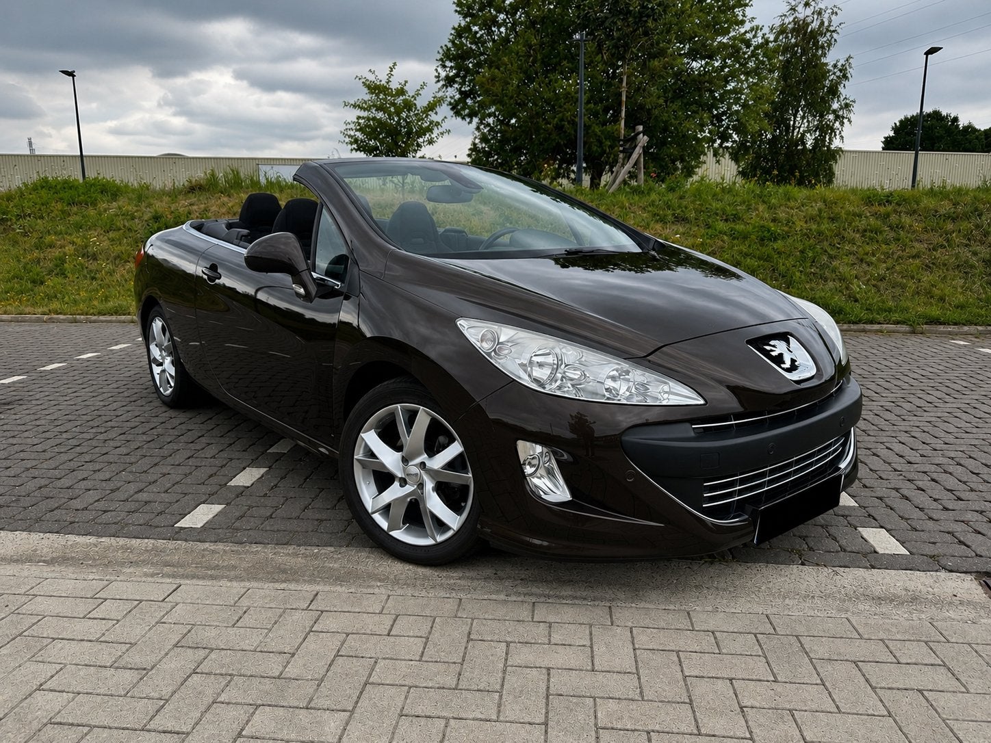 SKN MOTORS bied aan  Peugeot 308 CC 1.6 Benz– Cabriolet, Auto's, Cabriolet, Bedrijf, Onderhoudsboekje, ABS
