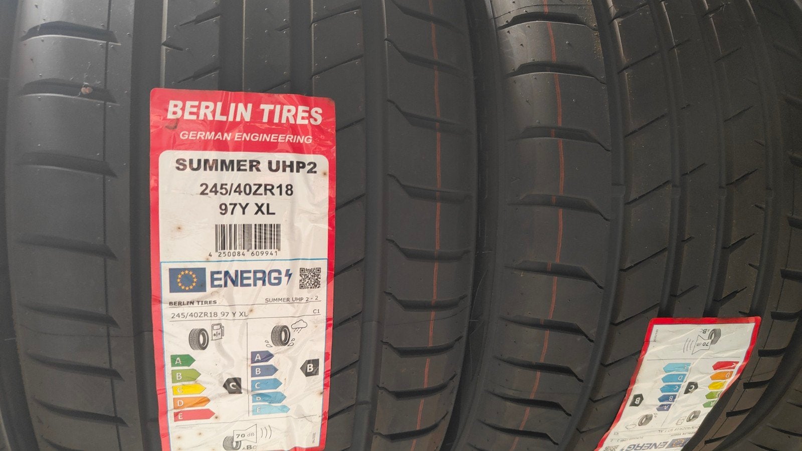 245/40r18 Berlin 90€ per stuk met montage en balanceren, Ophalen
