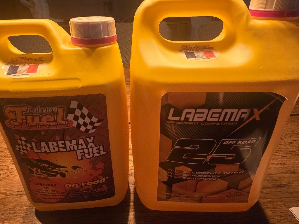 Carburant pour voiture thermique, Hobby & Loisirs créatifs, Modélisme | Radiocommandé & Téléguidé | Voitures, Neuf, Voiture off road
