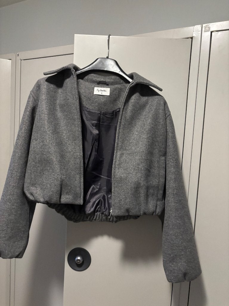 Nieuwe, modieuze korte bomberjack, Vêtements | Femmes, Taille 38/40 (M), Gris, Enlèvement ou Envoi, Neuf