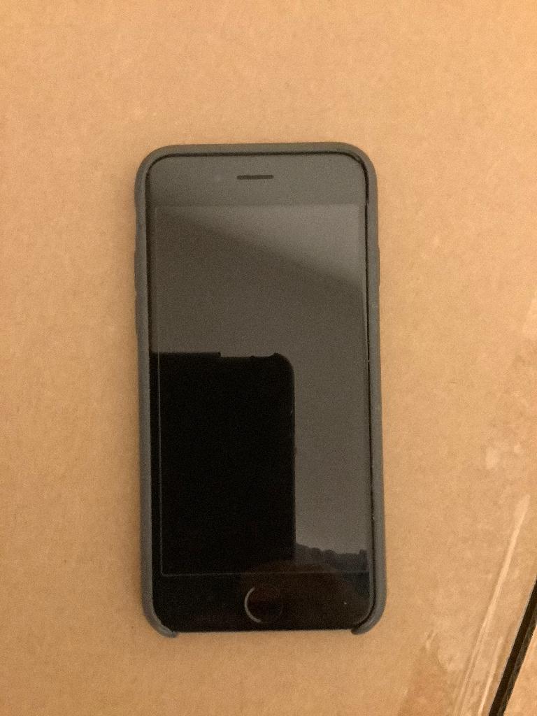 IPhone 6 - 16Gb zilvergrijs, Ophalen, 16 GB, Zo goed als nieuw, Zonder simlock