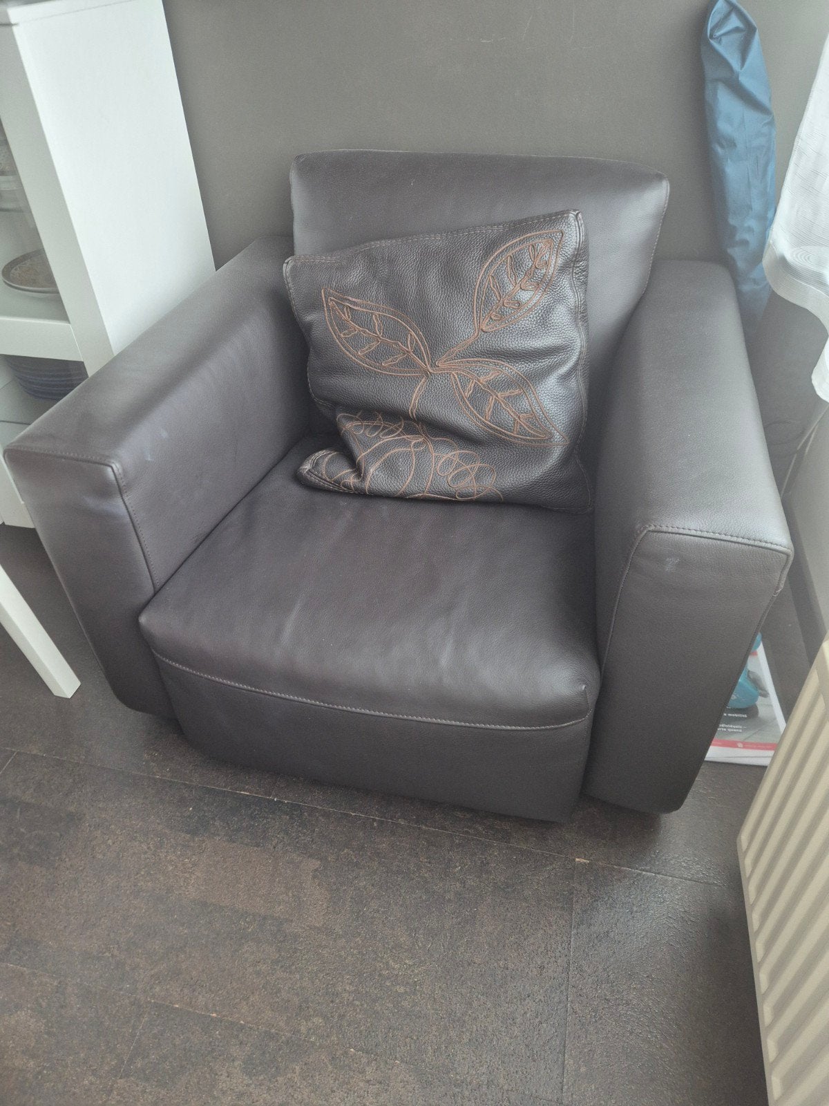 Fauteuil en cuir pivotant + coussin, Maison & Meubles, Enlèvement, Utilisé, Une personne, Cuir