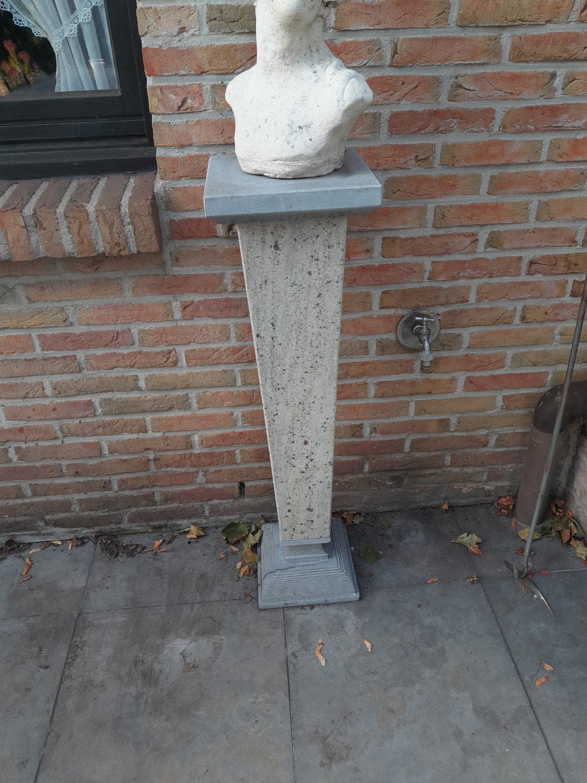 marmeren pilaar, Enlèvement
