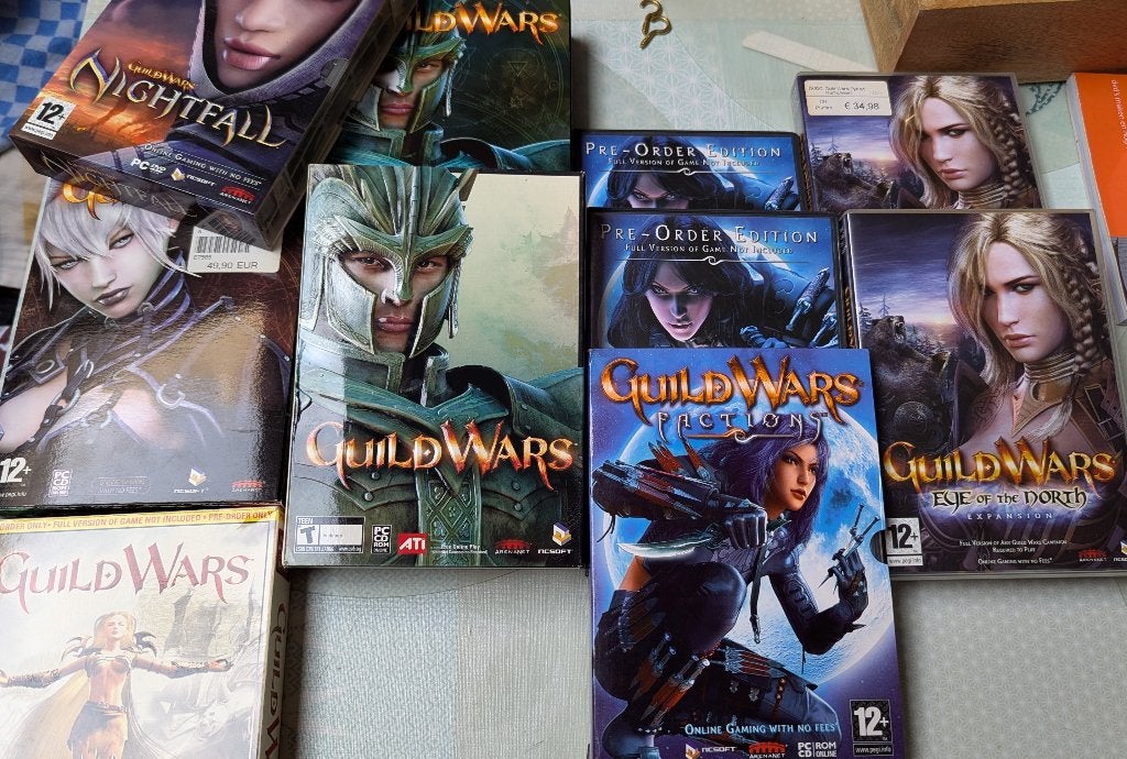 Guild wars collection boxes & accessories, Consoles de jeu & Jeux vidéo, Online, Enlèvement ou Envoi, À partir de 12 ans, Autres genres