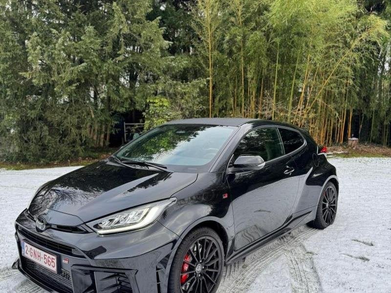 Toyota Yaris IV GR, Automaat, 1618 cc, Zwart, Berline