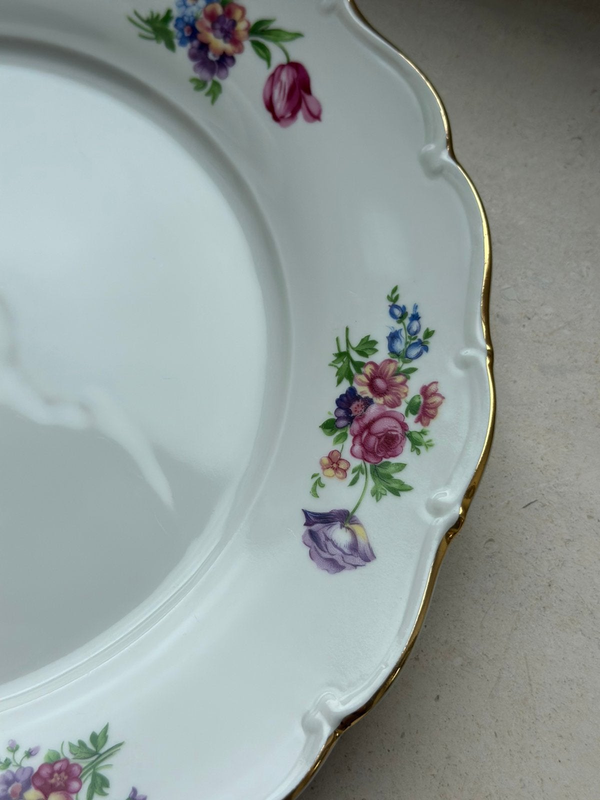 Plat vintage en porcelaine de Tchécoslovaquie, Antiquités & Art, Enlèvement ou Envoi