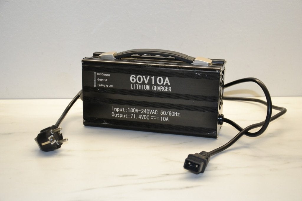 Oplader voor o.a. Elektrische scooter, Fietsen en Brommers, Ophalen, Gebruikt, Elektrisch
