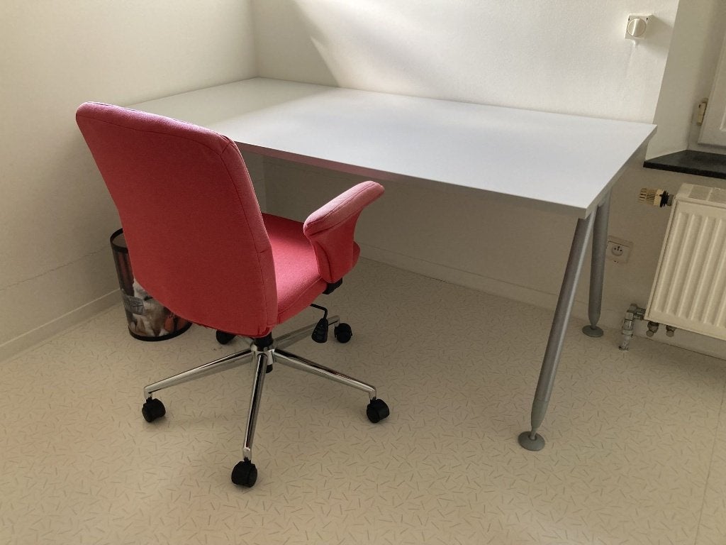 bureau tafel met bureaustoel op wieltjes, Huis en Inrichting, Bureaus, Ophalen