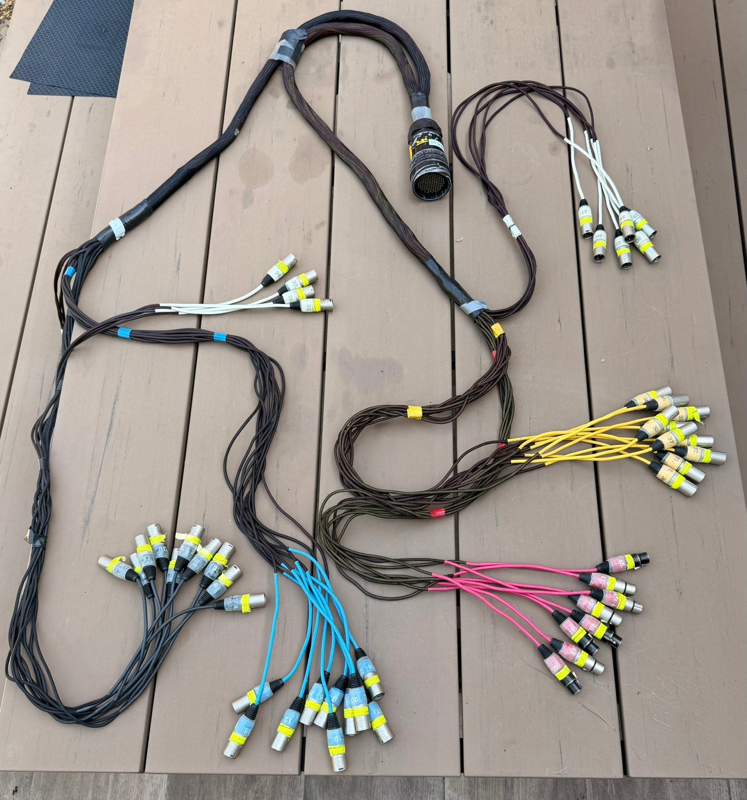 Professionele audio kabel met 48 xlr aansluitingen, Audio, Tv en Foto, Audiokabels en Televisiekabels, Ophalen