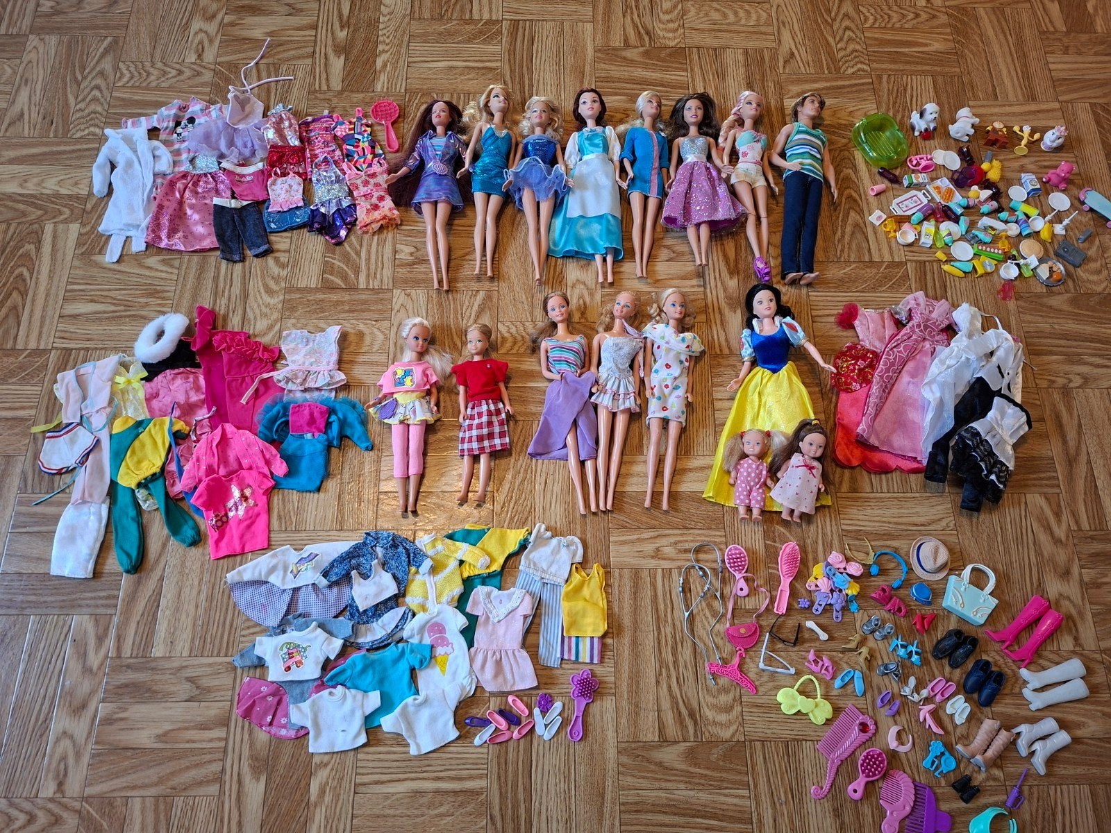 barbie set jaren 80-90 en 2000-2010, Enfants & Bébés, Jouets | Poupées, Enlèvement