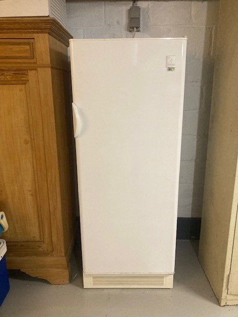 Congélateur à donner ou vendre, Congélateur, Utilisé, 60 à 90 cm, Autoportant