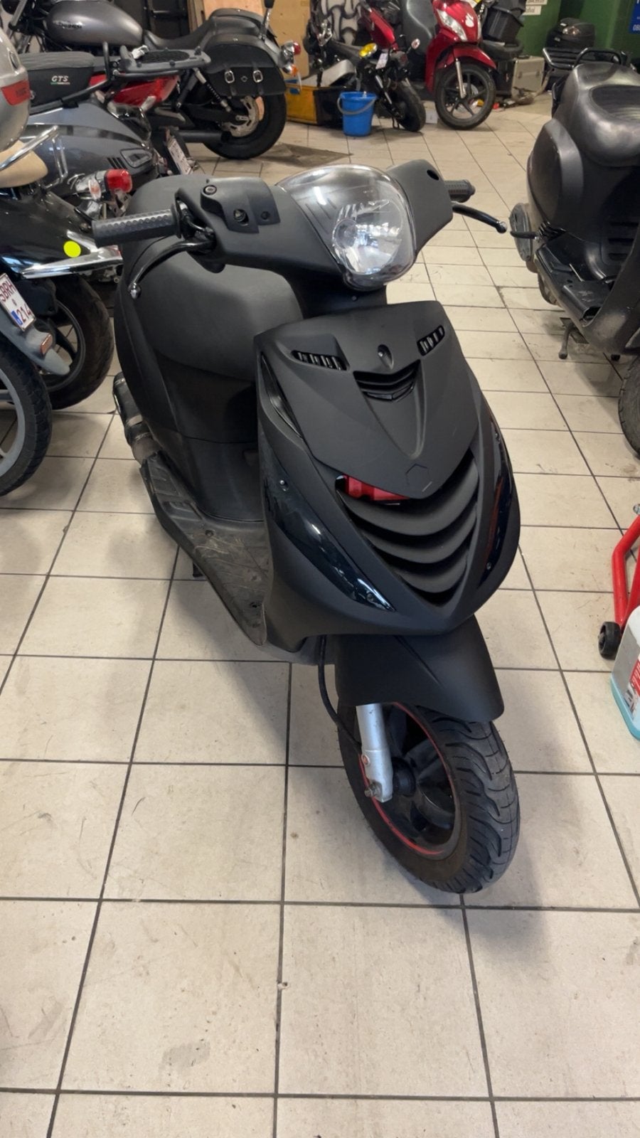 Zip b klasse, Fietsen en Brommers, Scooters | Piaggio, Zip, Ophalen of Verzenden, Benzine, 50 cc