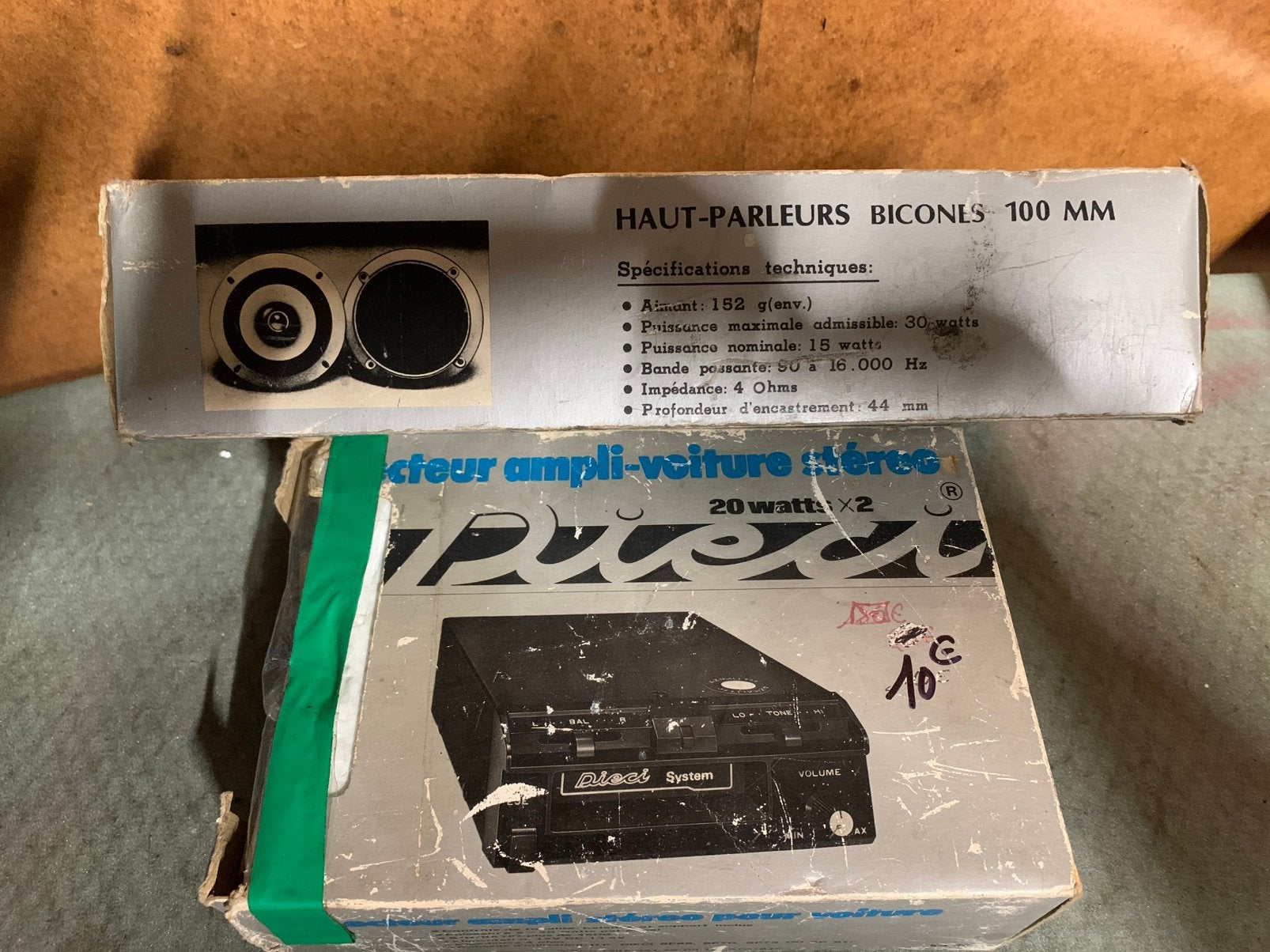 Lecteur cassette + box, Enlèvement ou Envoi, Comme neuf