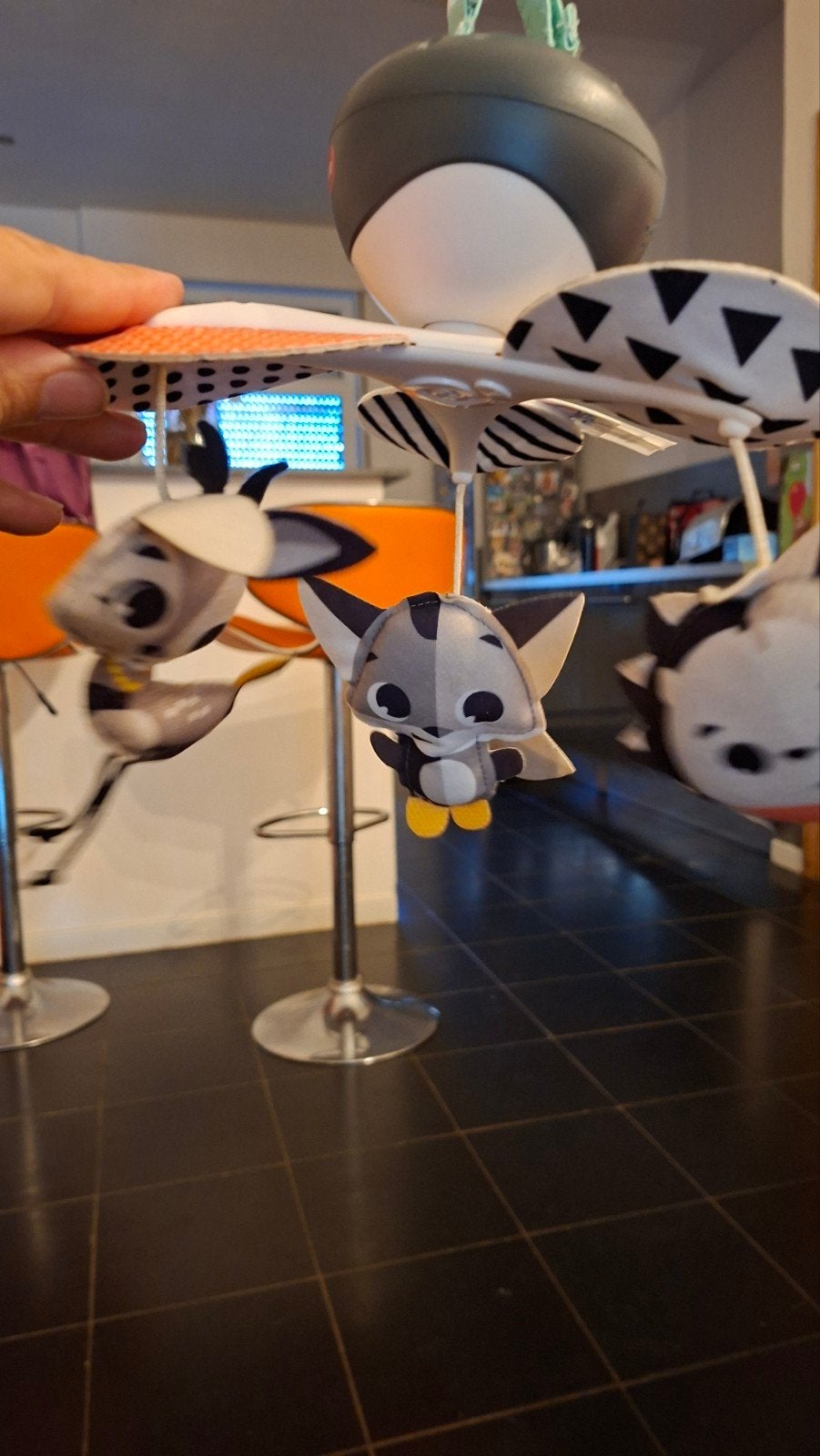 Tiny Love Take Along Muziekmobiel - Magical Tales - Zwart/Wi, Kinderen en Baby's, Ophalen
