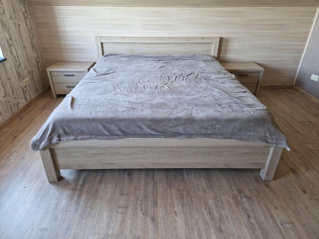Bed met nachtkastjes, Huis en Inrichting, Slaapkamer | Complete slaapkamers, Ophalen, Gebruikt, Tweepersoons