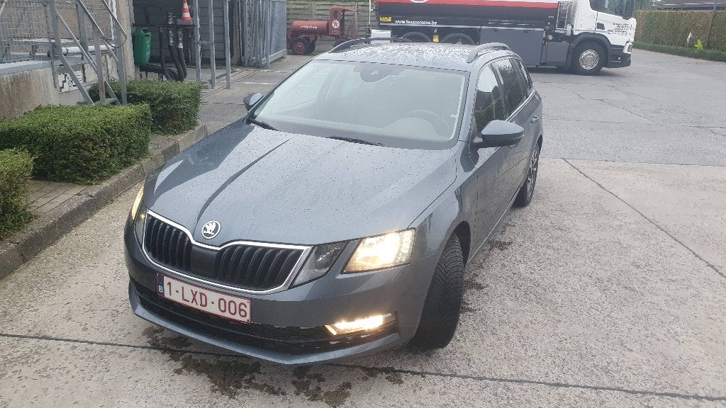 Skoda octavia 1.0 dsg7 Herfstkoopje !, Auto's, Dealer onderhouden, Stof, 1350 kg, 110 g/km