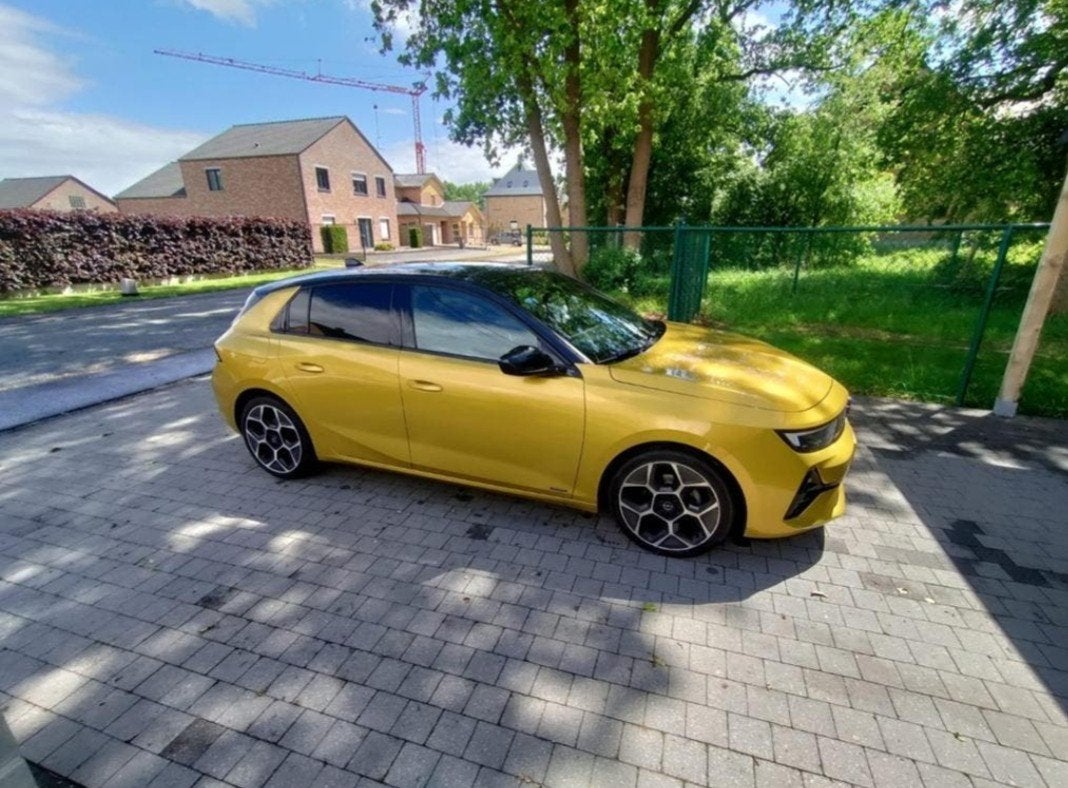 Opel Astra ultimate 1.2 benzine, Auto's, Dealer onderhouden, Overige kleuren, Alcantara, 96 kW