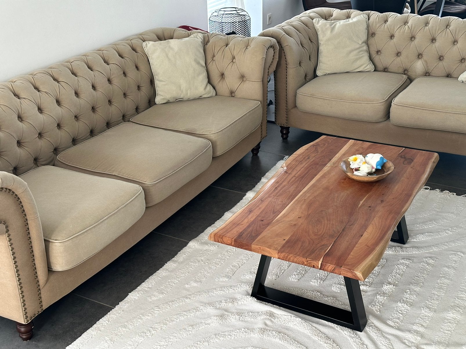 Te koop Chesterfield 3-zit  2-zit en salontafel, Ophalen, Zo goed als nieuw