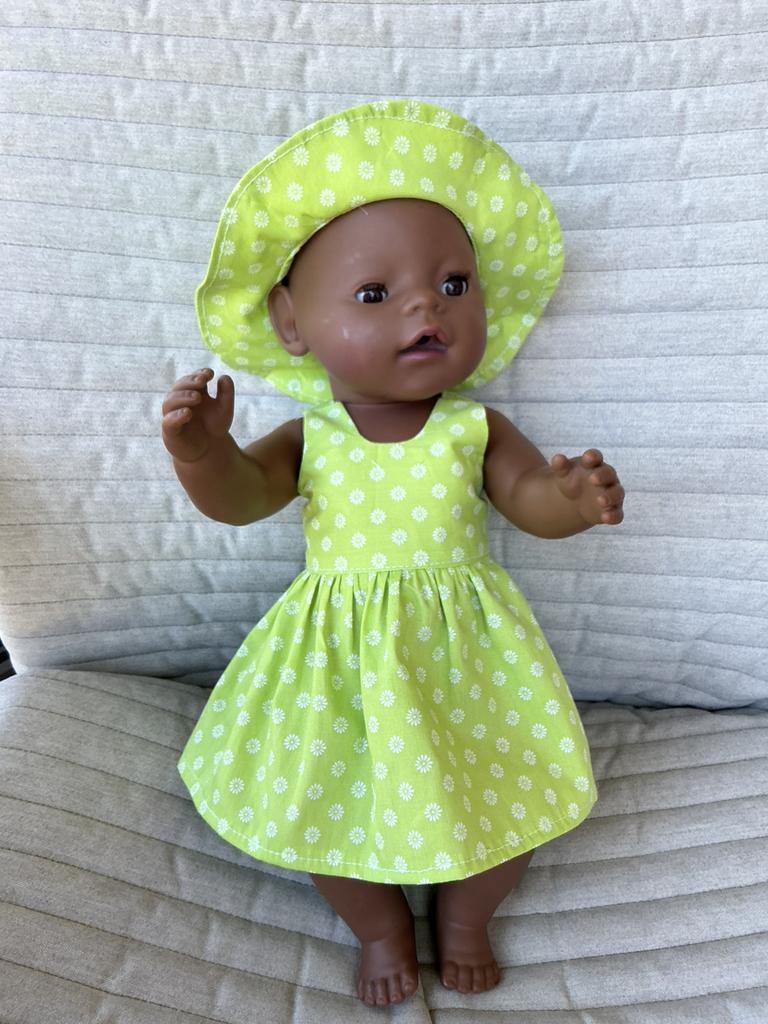 114. Babyborn: Nieuw groen zomerjurkje met zonnehoedje, Kinderen en Baby's, Speelgoed | Poppen, Ophalen of Verzenden, Nieuw