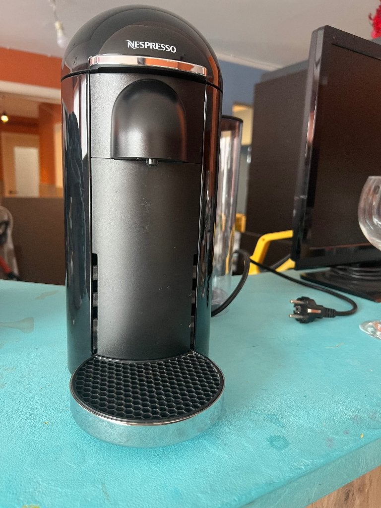 Nespresso Vertuo Plus Deluxe, Ophalen, 10 kopjes of meer, Koffiemachine, Zo goed als nieuw