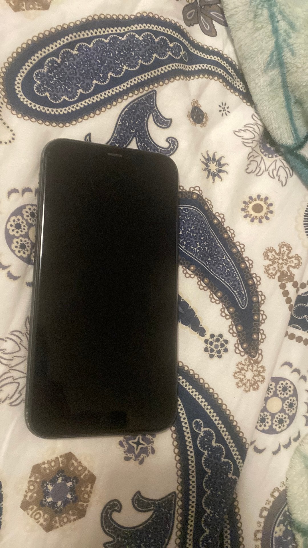 IPHONE 11 À VENDRE 128 GO AVEC CHARGEUR, Télécoms, Téléphonie mobile | Apple iPhone, 128 GB, 69 %, Enlèvement, Noir