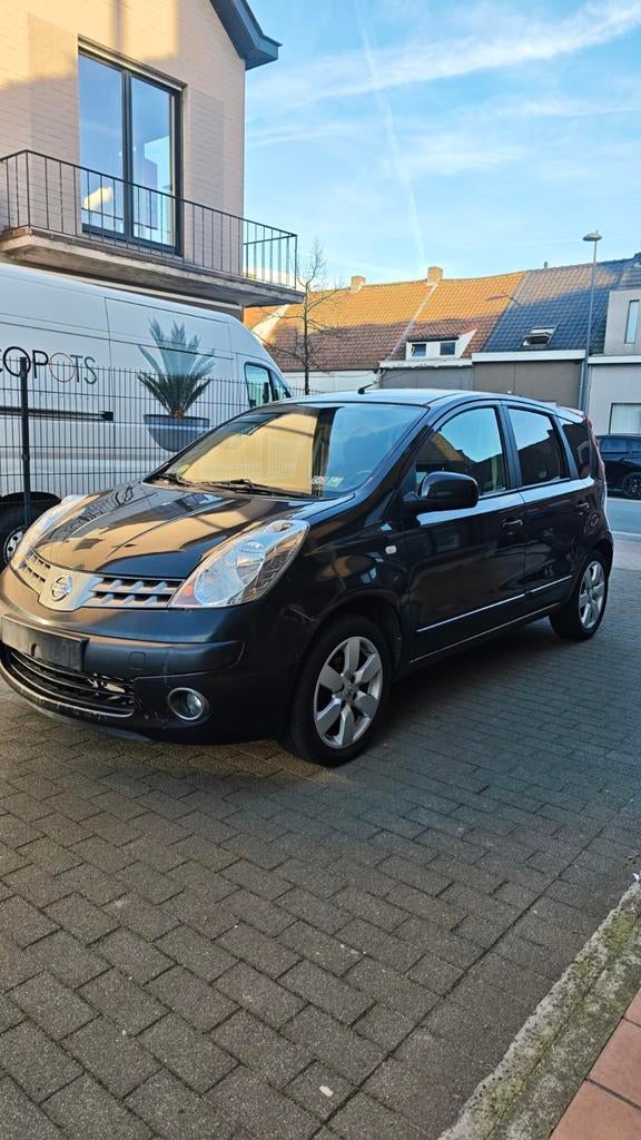 Nissan Note 1.6 benzine Airco Trekhaak zeer goed motor 81kw, Voorwielaandrijving, Leder en Stof, Zwart, Bedrijf