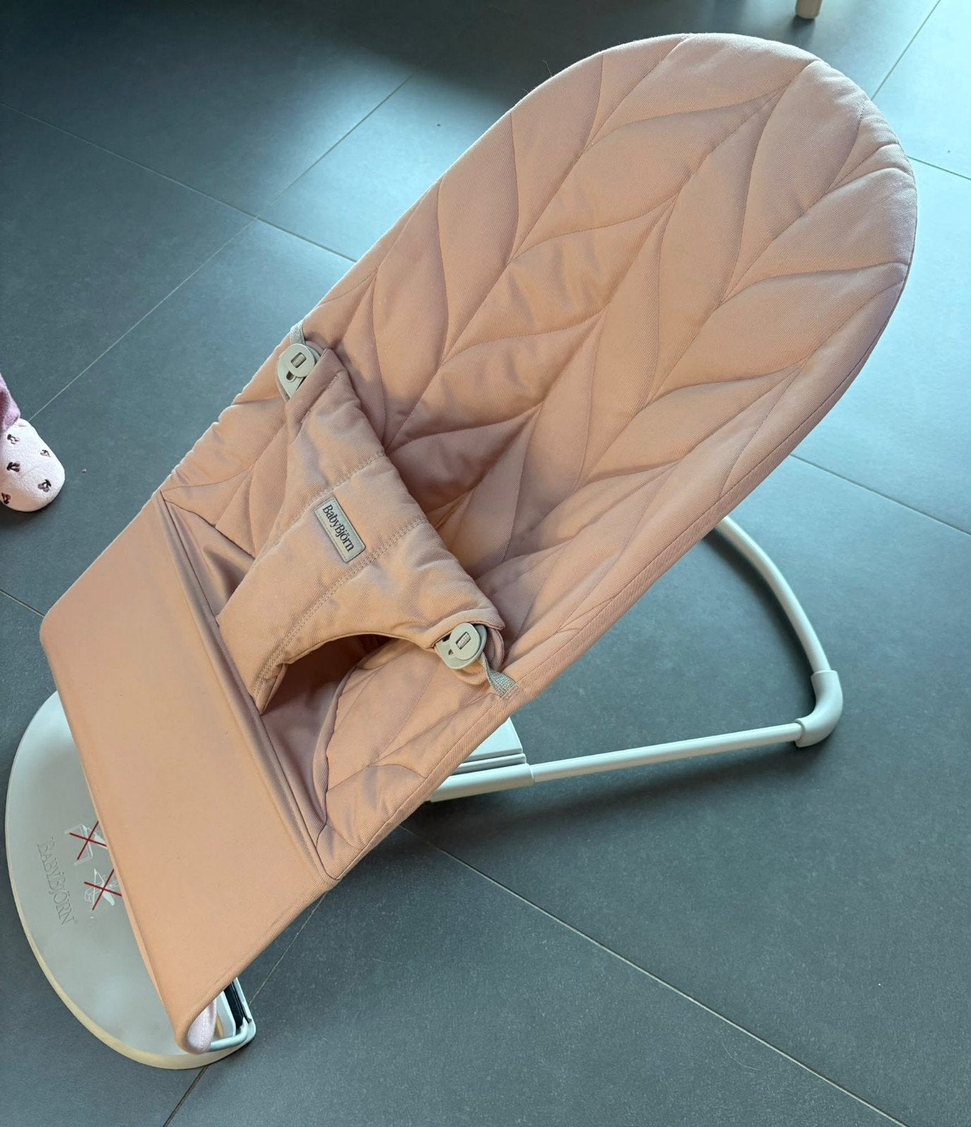 BabyBjörn wipstoel – lichtroze – mooie staat, Kinderen en Baby's, Ophalen, Wipstoel, Verstelbaar