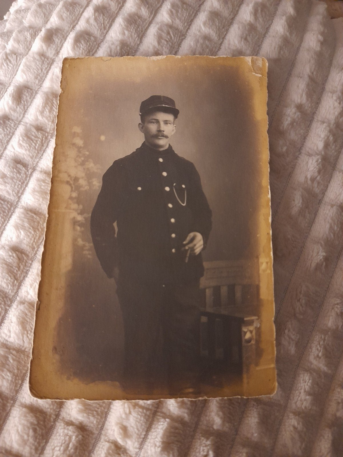 Carte postale "Jeune homme en uniforme " de 1915, Ophalen of Verzenden, Voor 1920, Ongelopen, Overige thema's