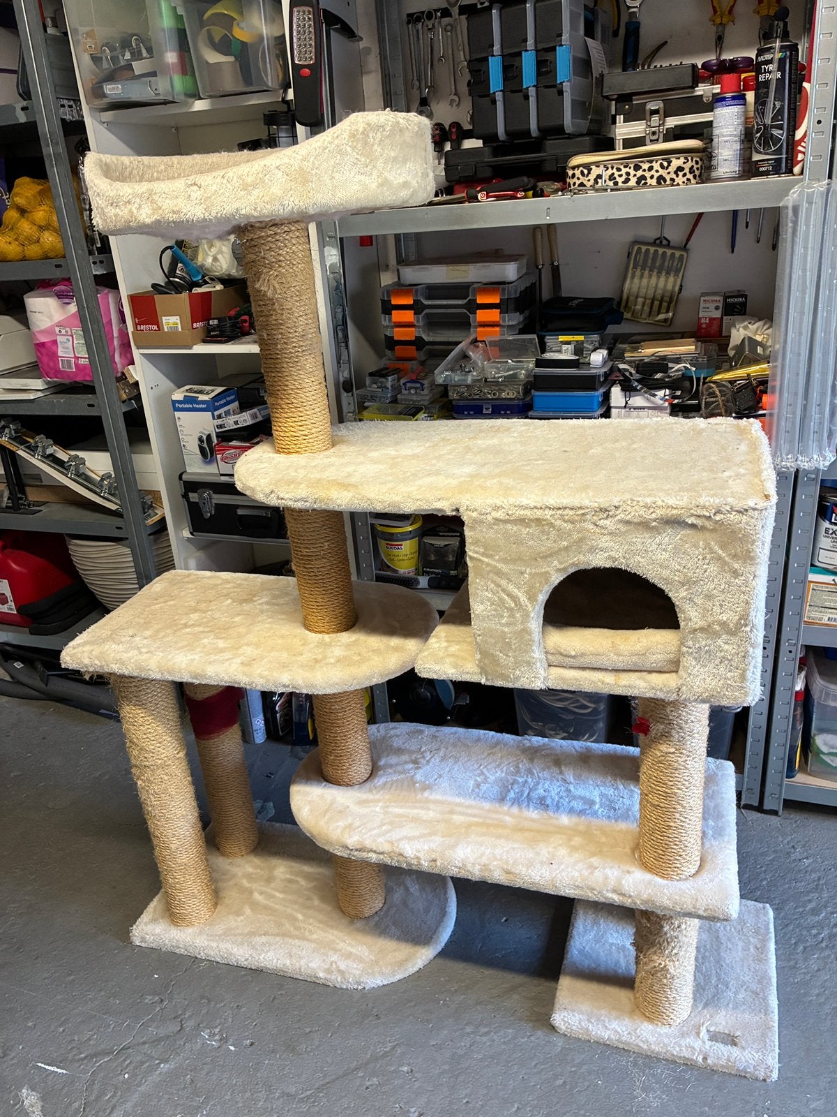 Grand arbre à chat en bon état, Animaux & Accessoires, Enlèvement, Utilisé, Griffoir