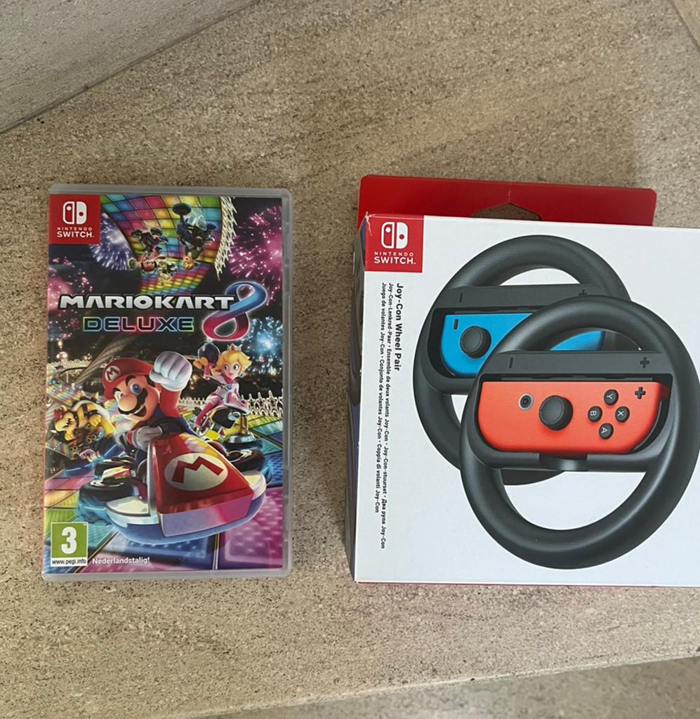 Mario kart 8 deluxe met joyconstuurtjes, Games en Spelcomputers, Ophalen, Zo goed als nieuw