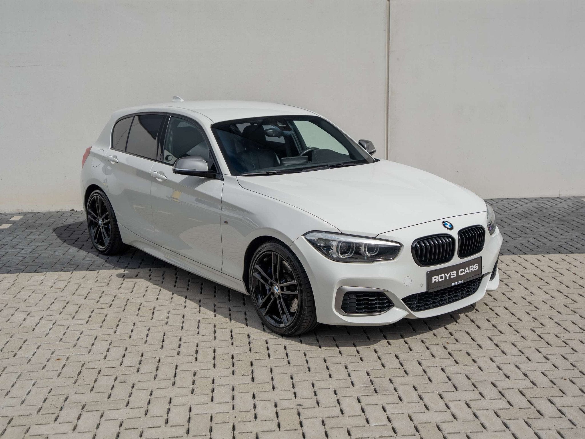 BMW 140 M140iXAS -FACELIFT/H&K/CAMERA/KEYLESS/NAVIPRO/LEDER, Auto's, BMW, Automaat, 1 Reeks, Gebruikt, 340 pk