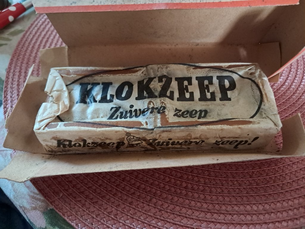Ancienne boîte de savon  Klokzeep 1950, boîte  et contenu, Enlèvement ou Envoi