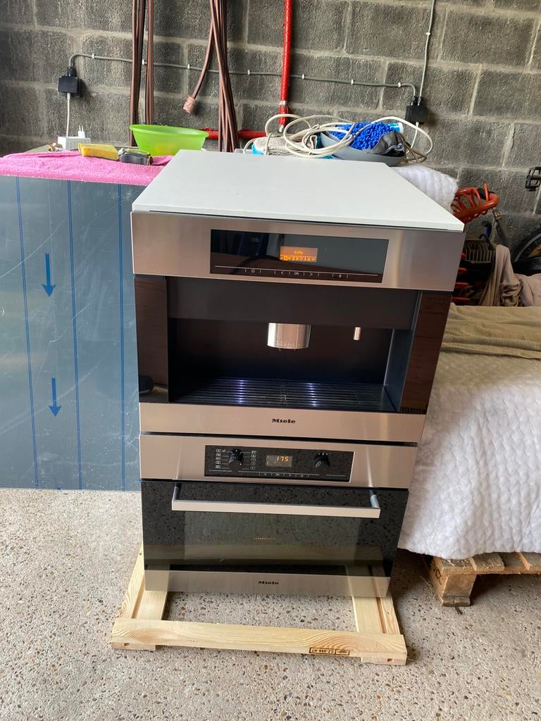 Miele set inbouw koffiemachine en combioven, Elektronische apparatuur, Ophalen, Gebruikt, 10 kopjes of meer, Koffiemachine