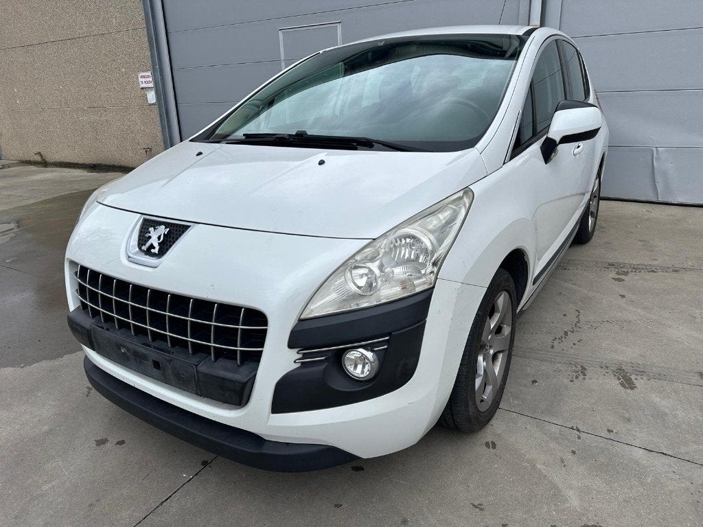 Peugeot 3008 met slechts 91000km, Dealer onderhouden, Zwart, 4 cilinders, Wit