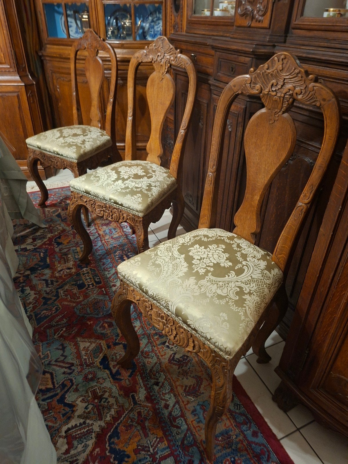 6 stoelen aan het einde van de 18e eeuw (Aken), Ophalen