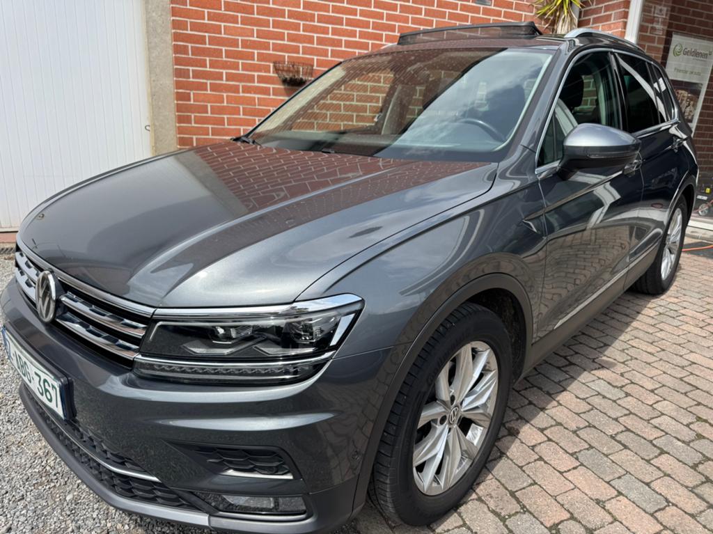 Vw Tiguan Highline 2L150pk FULL optie 16500€ excl.BTW, Auto's, 4 cilinders, Parkeerassistent, Alcantara, Bedrijf
