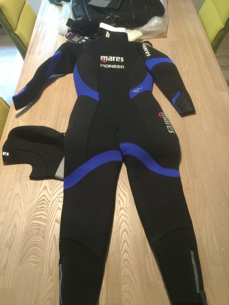 Mares Lady 7mm Pioneer size 3/M - Nieuw aan 239€, Ophalen of Verzenden, Nieuw, Duikpak